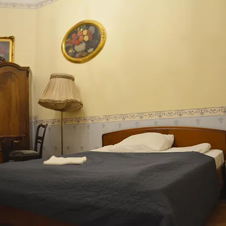 Florian 8 Apartman
